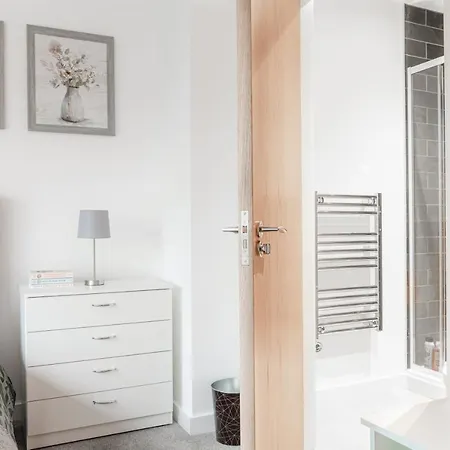 Spacious Modern Near Piccadilly Gardens *