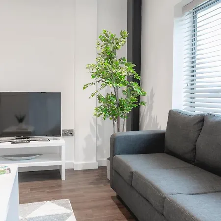Spacious Modern Near Piccadilly Gardens