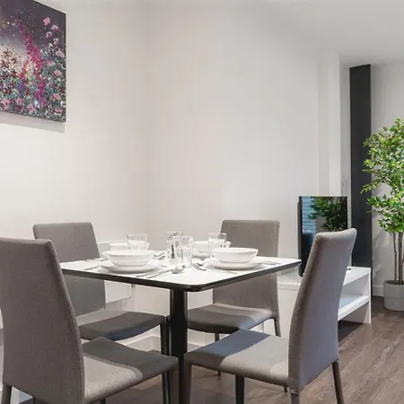 Spacious Modern Near Piccadilly Gardens *