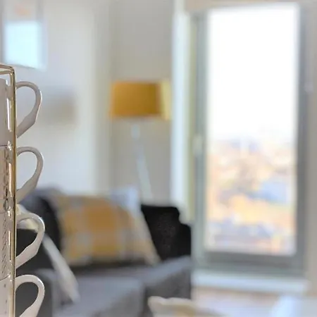The Media City Pad-3 Bed 公寓 *