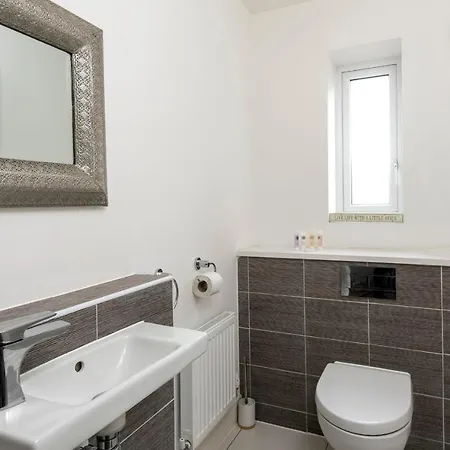 Lovely House For 5 Near Etihad Stadium By Guestready 度假居 *