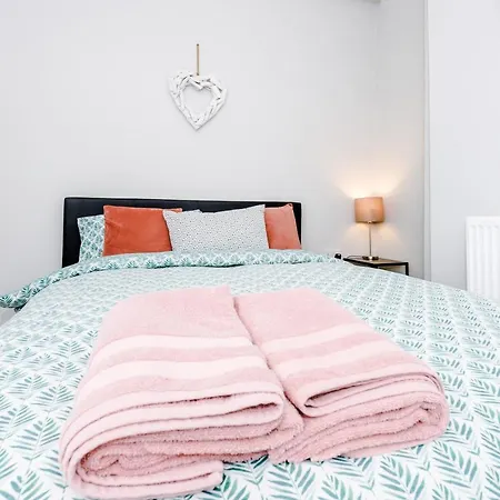 Tatil Evi 3 Bedroom House Salford Hosted By Mcr Dens Manchester