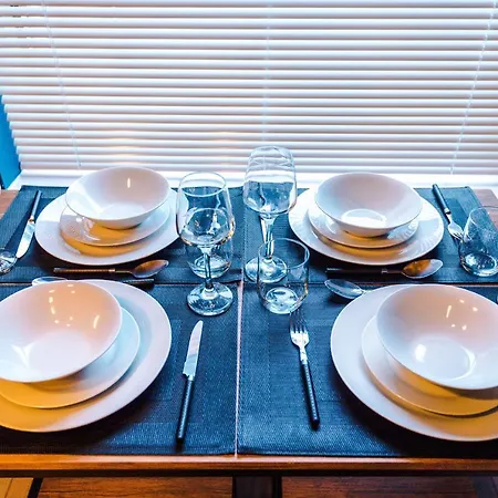 Дом отдыха 3 Bedroom House Salford Hosted By Mcr Dens *