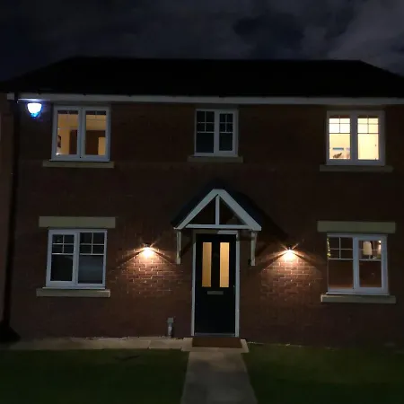 Nightingale Gardens - 4 Bed Detached House - Manchester