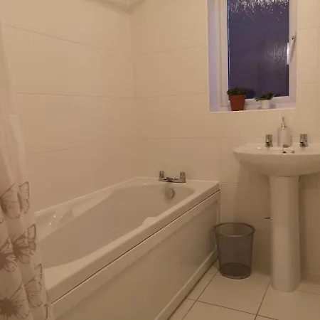 Nightingale Gardens - 4 Bed Detached House - * Manchester