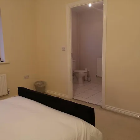 Nightingale Gardens - 4 Bed Detached House - Manchester