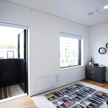Vakantiehuis Premium Listing - Stylish Modern In City Centre With Parking Manchester