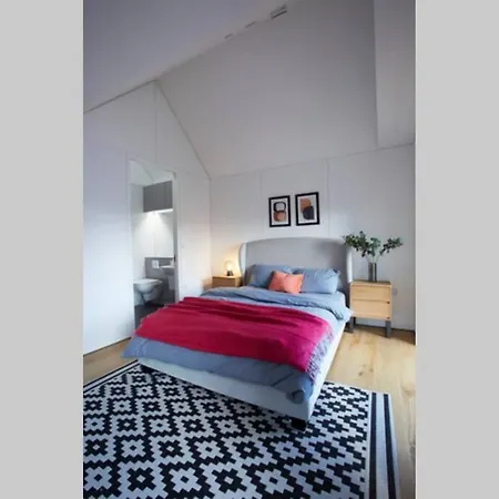 Semesterbostad Premium Listing - Stylish Modern In City Centre With Parking Manchester