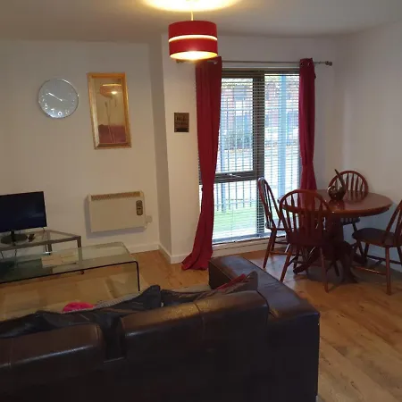 Apartment Spacious In Stunning Location With Free Secure Parking