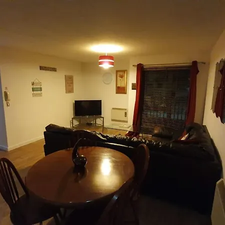 Apartment Spacious In Stunning Location With Free Secure Parking *