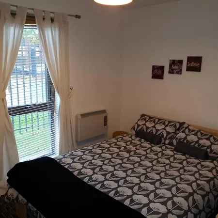 Spacious In Stunning Location With Free Secure Parking Apartment Manchester