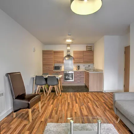 Stunning 2br Apt West Didsbury South Manchester! דירה *