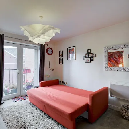 Апартаменты Apt Heart Of Chorlton 4 Guests Free Parking & Wifi *