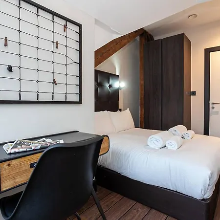 Luxury Warehouse Conversion In Central Apartment