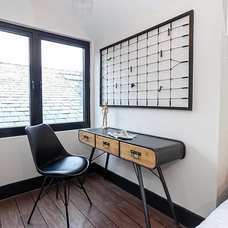 Apartment Luxury Warehouse Conversion In Central Manchester