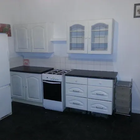 公寓 2 Bed Mid Terrace - Close To City