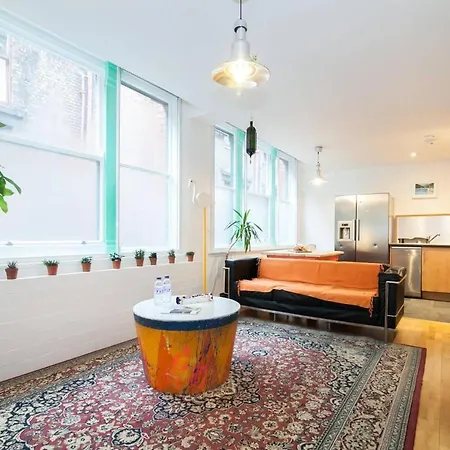 Апартаменты City Centre Warehouse Conversion With Parking