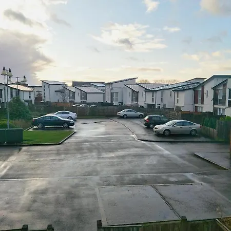 Private Bedroom - Shared Facilities - Free Parking - Close To Ethiad Centre Bed & Breakfast