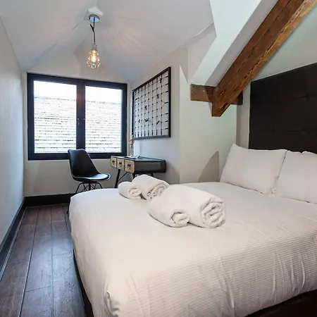 Apartment Luxury Warehouse Conversion In Central Manchester