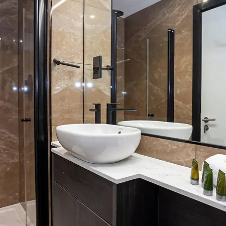 Luxury Warehouse Conversion In Central Apartment Manchester