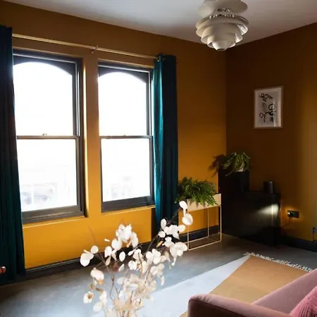 Scandinavian Mid-century On Beech Road Манчестер