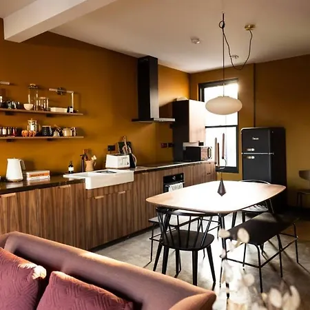 Scandinavian Mid-century On Beech Road Апартаменты Манчестер
