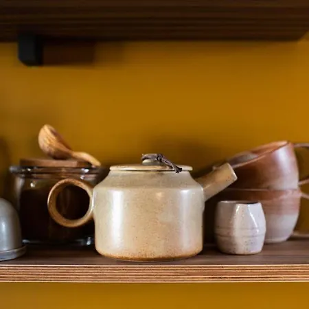 Scandinavian Mid-century On Beech Road Апартаменты