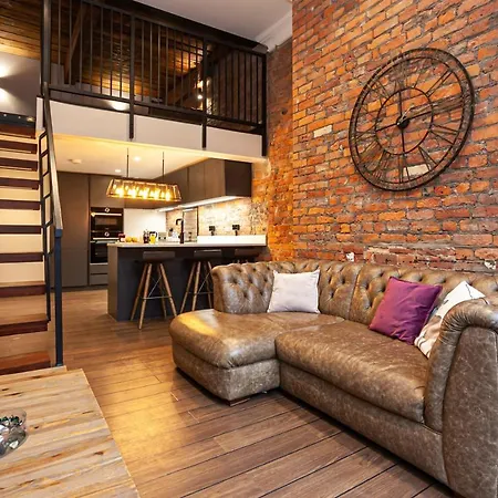Апартаменты Luxury Retreat In The Heart Of