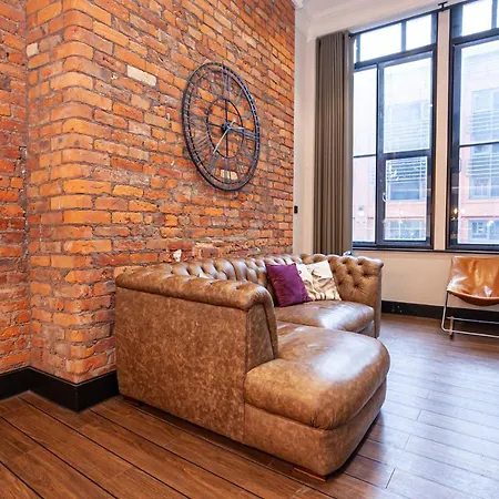 Апартаменты Luxury Retreat In The Heart Of