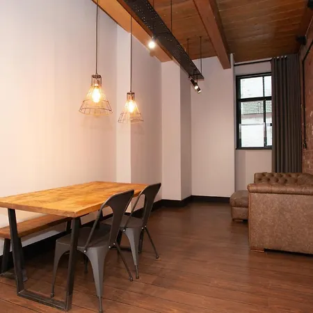 Апартаменты Stunning Warehouse Conversion In The City Centre
