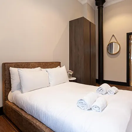 Luxury Retreat In The Heart Of Apartment *