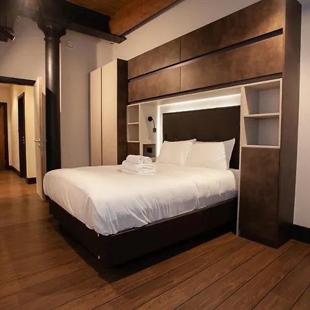 Апартаменты Stunning Warehouse Conversion In The City Centre