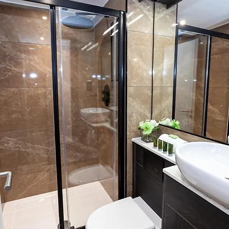 Luxury Retreat In The Heart Of