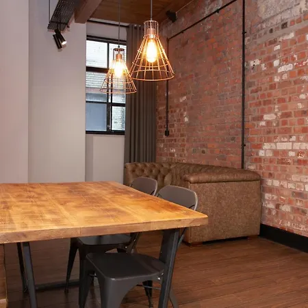 Апартаменты Stunning Warehouse Conversion In The City Centre