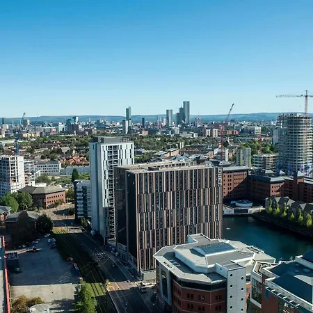 Bright Modern 2br Apt In Media City By Guestready * Manchester