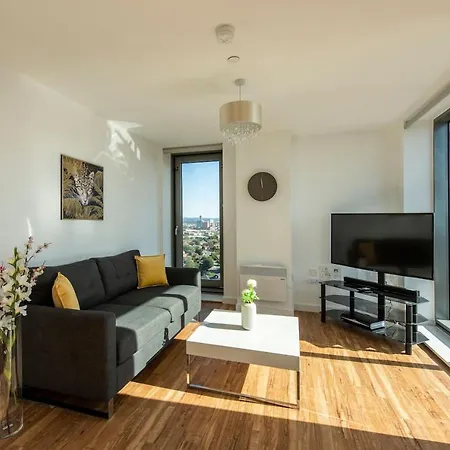 Bright Modern 2br Apt In Media City By Guestready