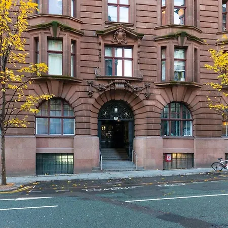 Contact Free City Centre & Parking Апартаменты *