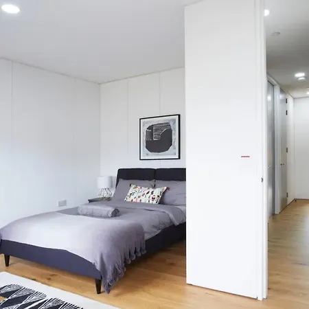 Semesterbostad Premium Listing - Stylish Modern In City Centre With Parking *