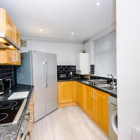3 Bedroom House Salford Hosted By Mcr Dens Tatil Evi *