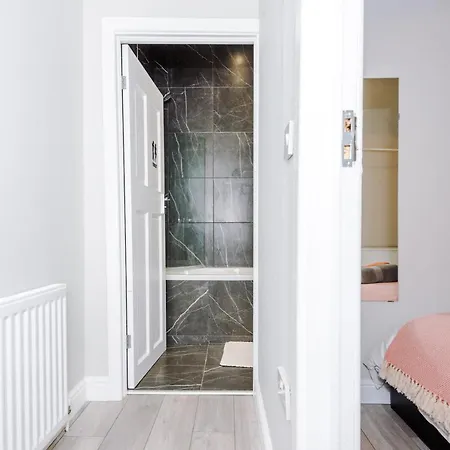 Tatil Evi 3 Bedroom House Salford Hosted By Mcr Dens *