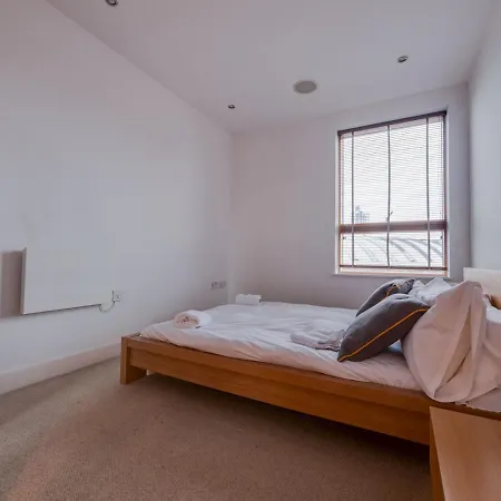 Cool 2br Apt With Balcony Central Manchester! * Manchester