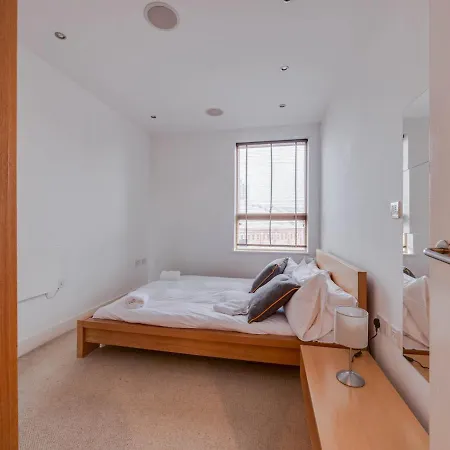 Apartment Cool 2br Apt With Balcony Central Manchester! Manchester