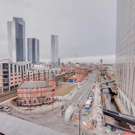 Cool 2br Apt With Balcony Central Manchester!