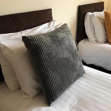 Modern 2br Flat In Central By Guestready *