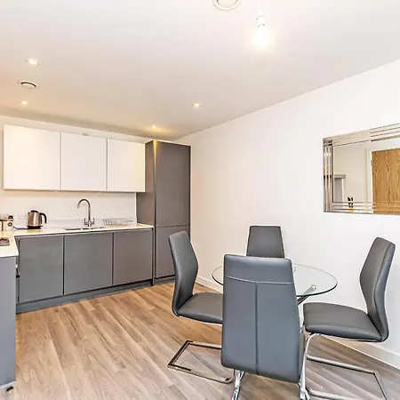 Halo House By Guestz Manchester