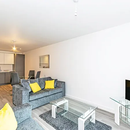 Halo House By Guestz *