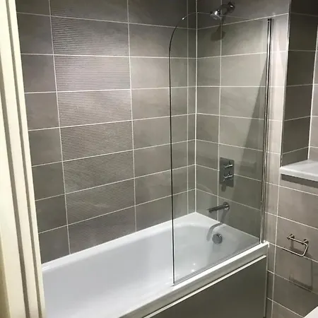 2 Bed Media City *