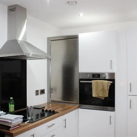 2 Bed Media City * Manchester