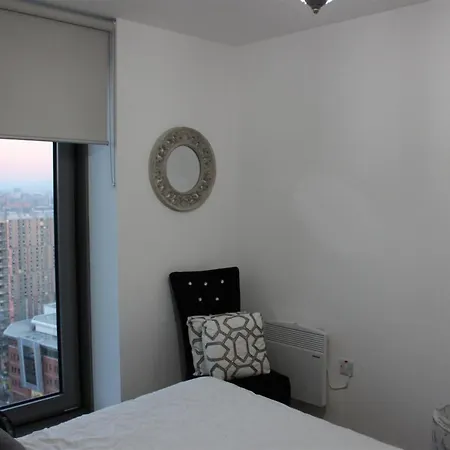 דירה 2 Bed Media City