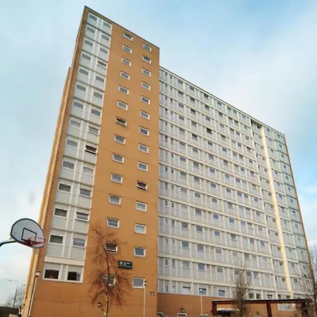 Apartment John Lester & Eddie Colman Courts Manchester